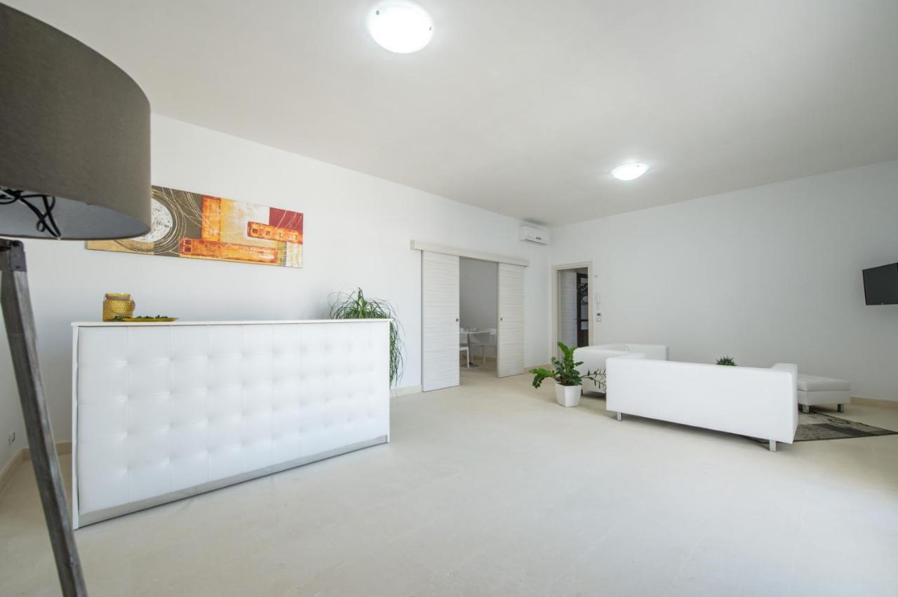 קוטרופיאנו Villa Lupia מראה חיצוני תמונה